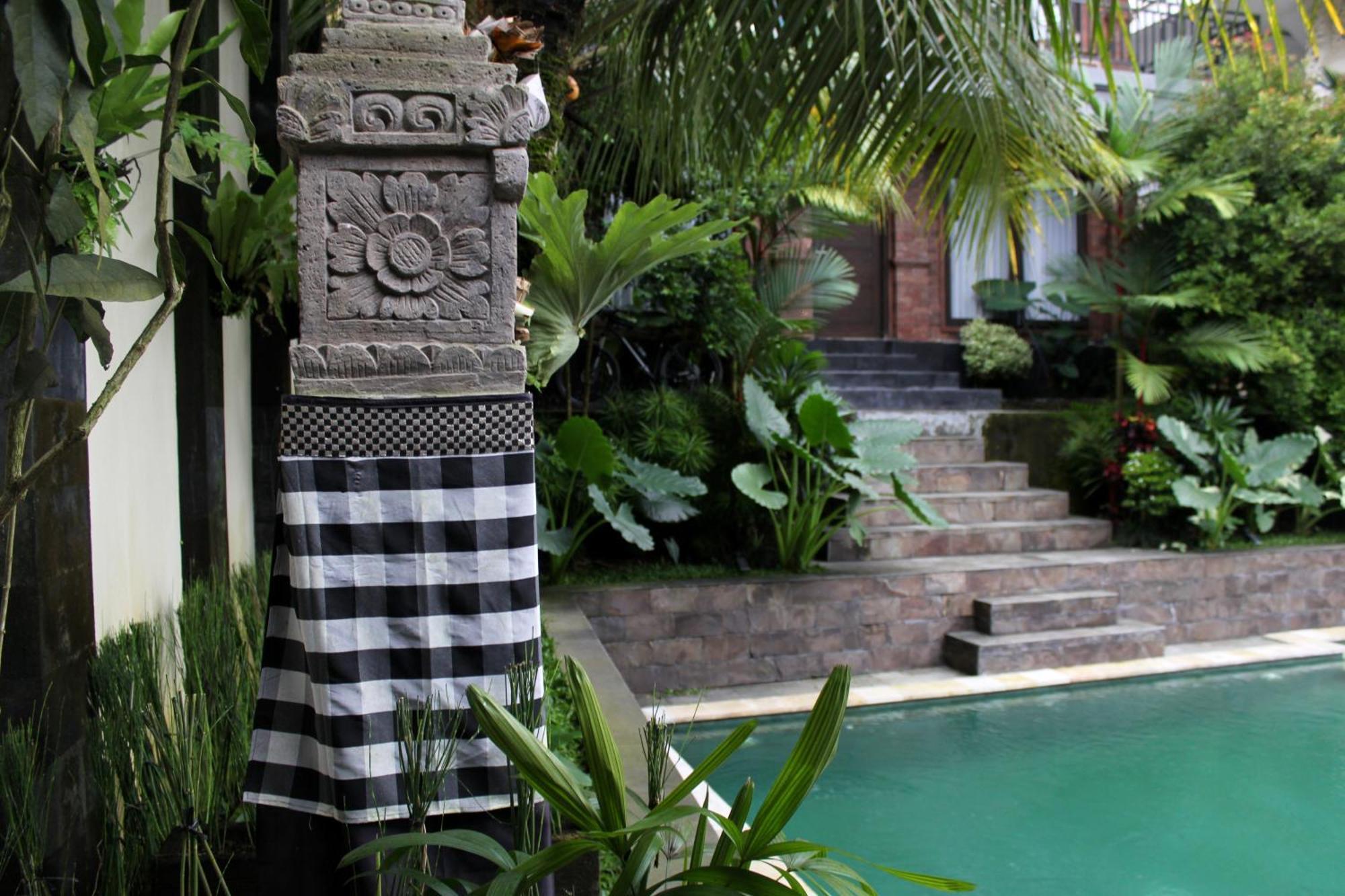 Hanaka Riverside Ubud Экстерьер фото