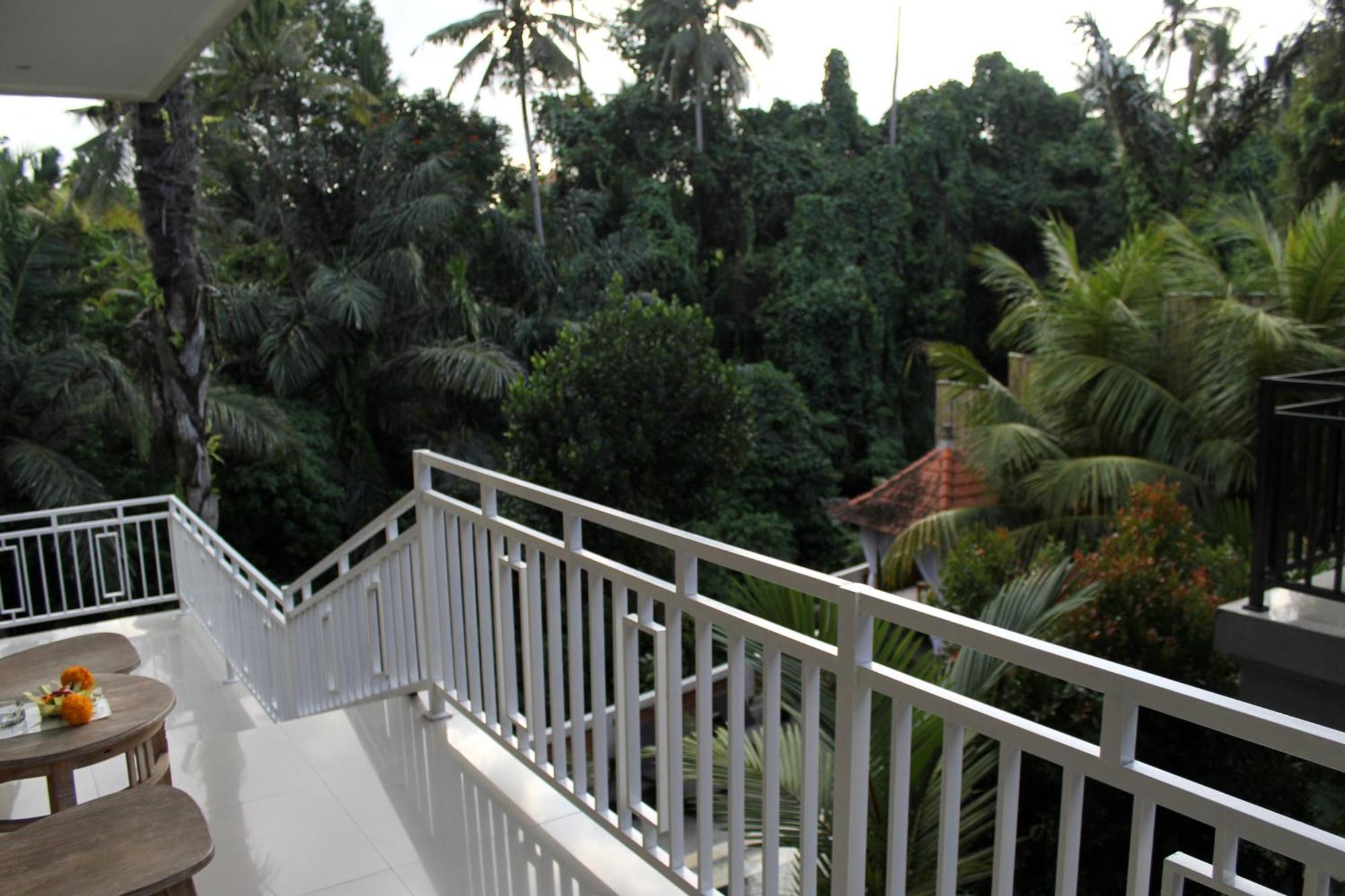Hanaka Riverside Ubud Экстерьер фото